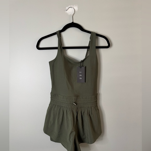 Abercrombie YPB sculpLUX Hybrid Flyaway Romper - Picture 2 of 3